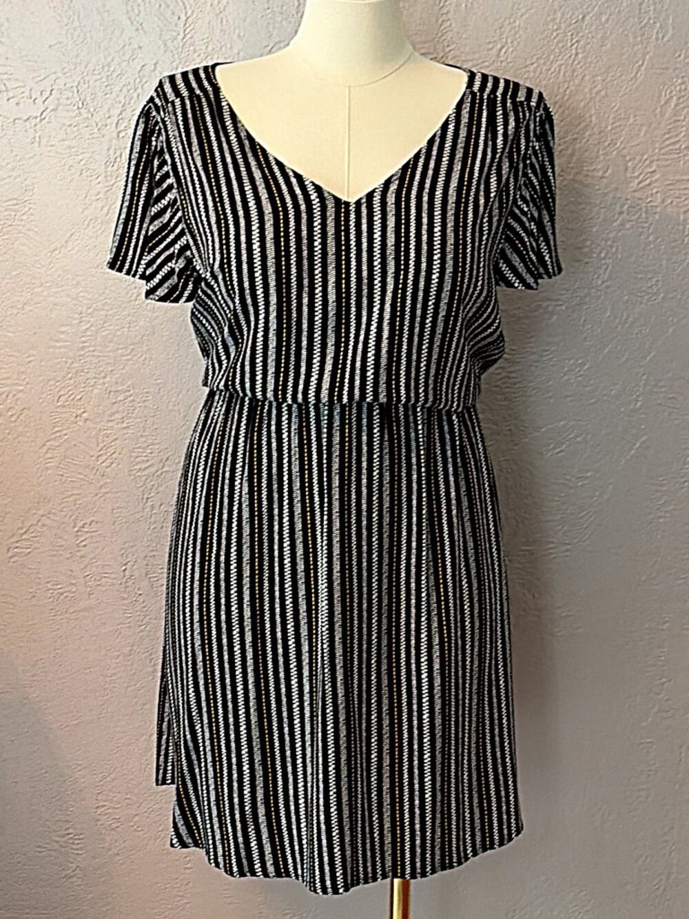 Old Navy Black White Striped V-Neck Elastic Waist Rayon Midi Dress Size XL